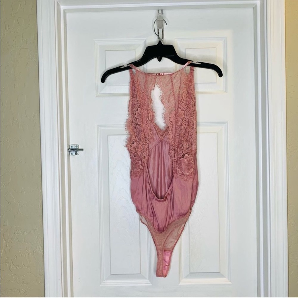 Free People Melrose Lace Bodysuit Open Back Pink Size Small - Picture 7 of 12